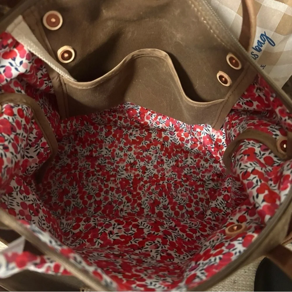 Meanwhile Back On The Farm Original Field Tan Canvas Backpack Set - Picture 2 of 14